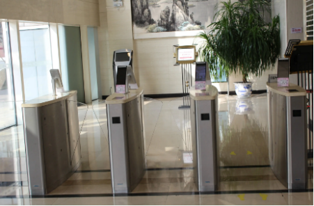 人臉識別檢票閘機(jī).png 人臉識別檢票閘機(jī).png