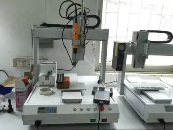 螺絲自動擰緊機.png 螺絲自動擰緊機.png