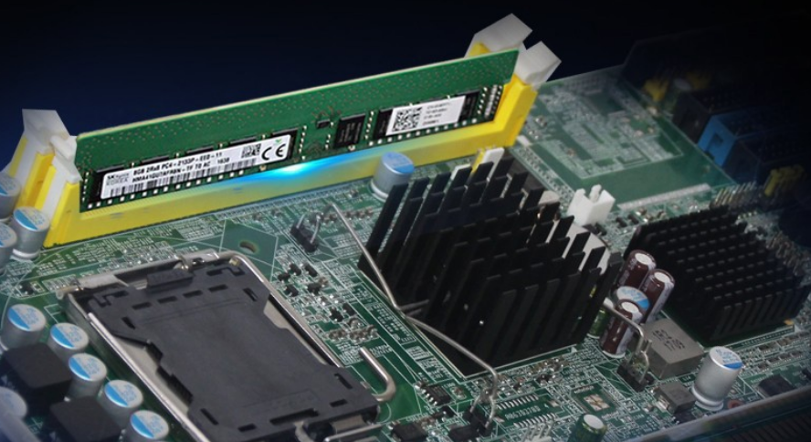 同時配置了工業(yè)級內(nèi)存，性能更加穩(wěn)定。