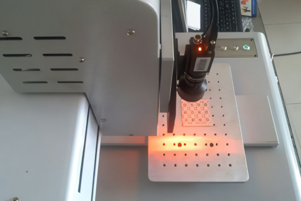 視覺引導(dǎo)點膠機.png 視覺引導(dǎo)點膠機.png